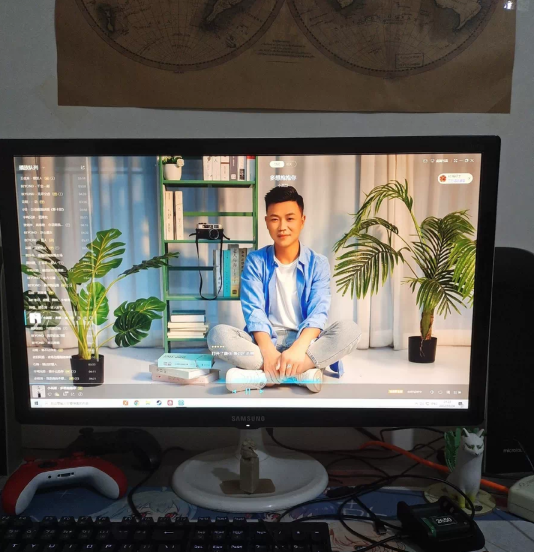 3年前在实体店购买的三星电脑显示屏，功能都正常的，上门自提 7成新 屏幕完好